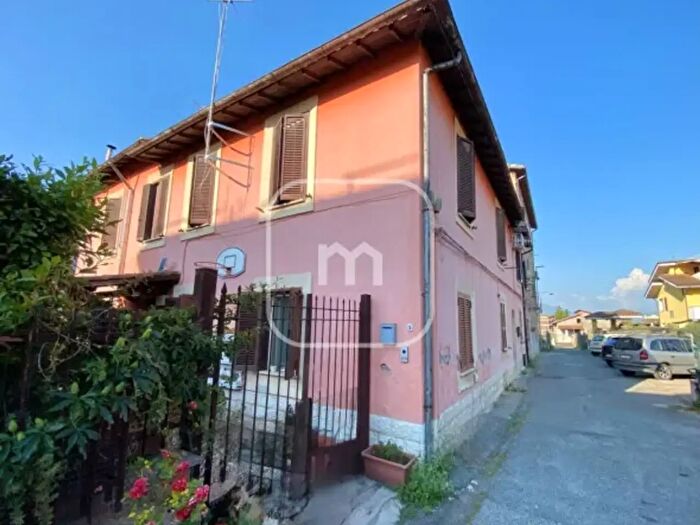 Appartamento trilocale in vendita in Via Giulio della Rovere, Cave