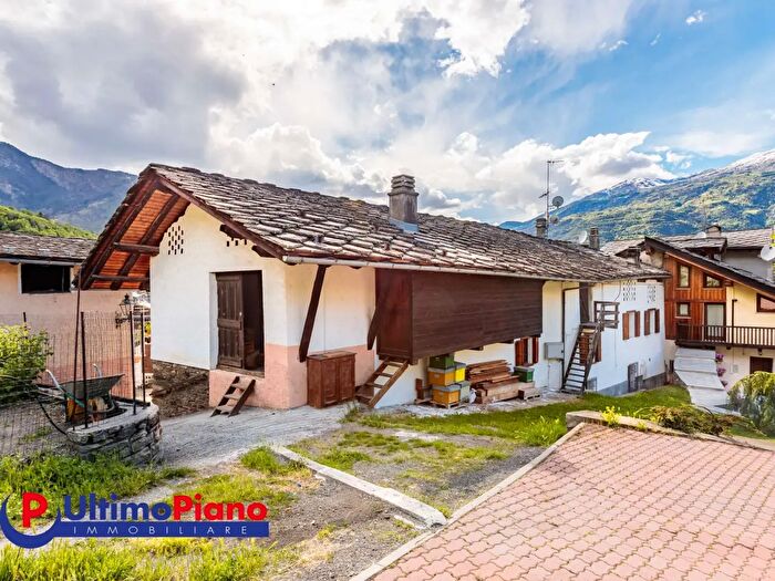 Casa con 7 locali in vendita in Frazione Dialley, Aymavilles