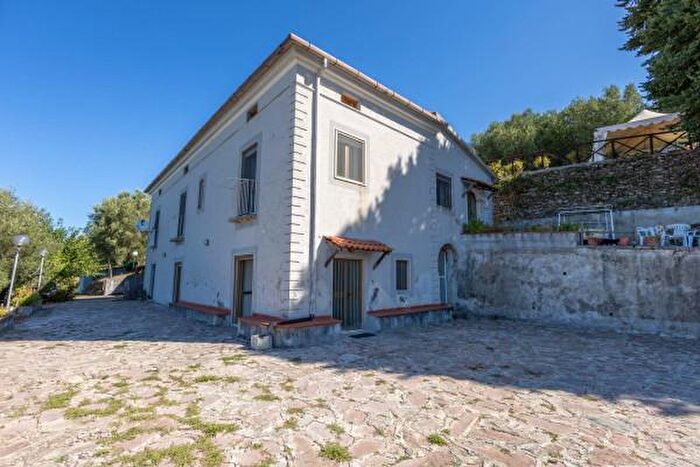 Casa con 6 locali in vendita in Via dei Carrubi, Ascea