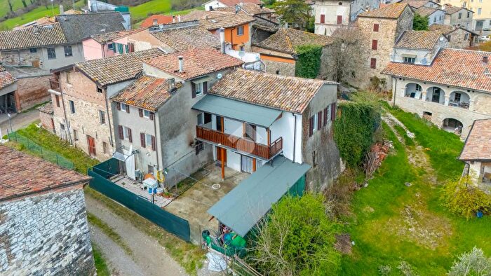 Casa quadrilocale in vendita in Via del Borgo, Langhirano