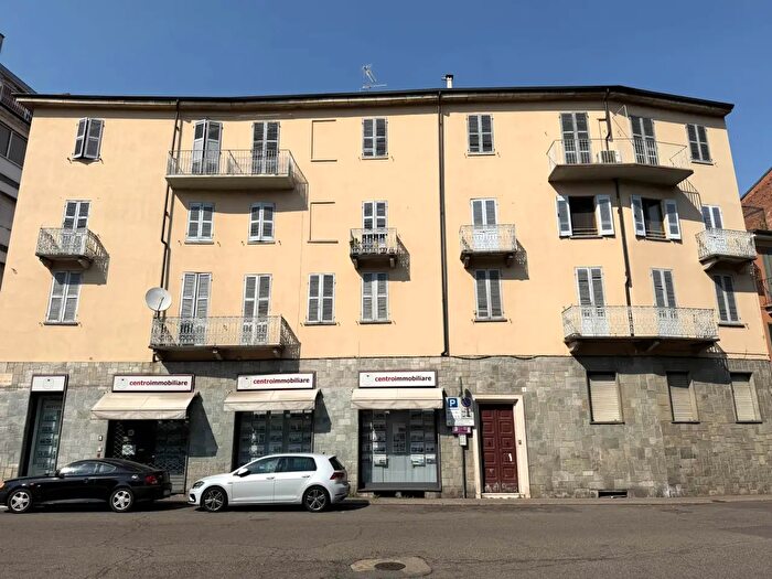 Appartamento trilocale in affitto in Via Massimo d'Azeglio, Casale Monferrato