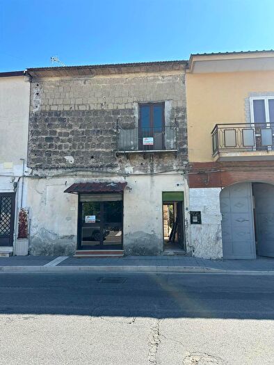 Appartamento quadrilocale in vendita in Cancello Ed Arnone