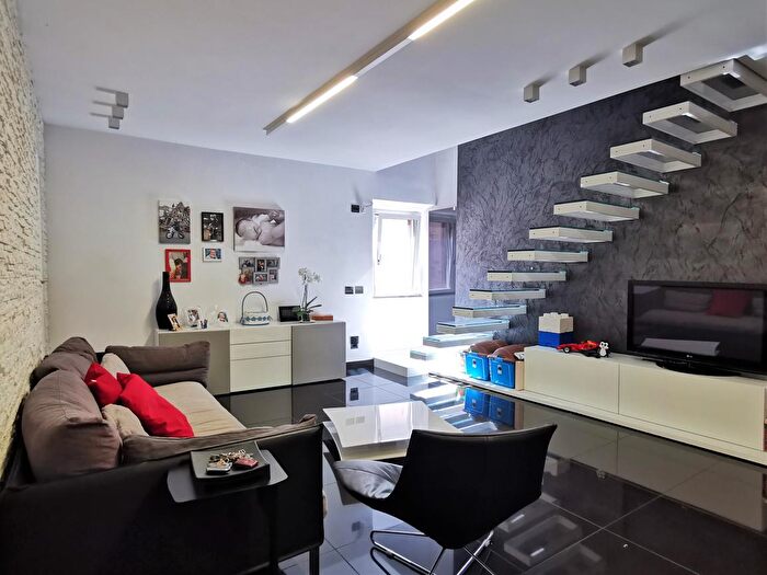 Appartamento trilocale in vendita in Via Giambologna, Viterbo