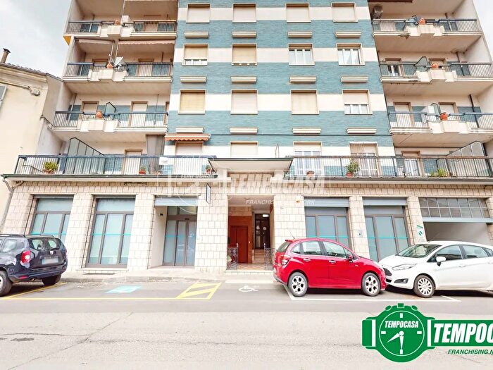 Appartamento trilocale in vendita in Via Francesco Crispi, Acqui Terme