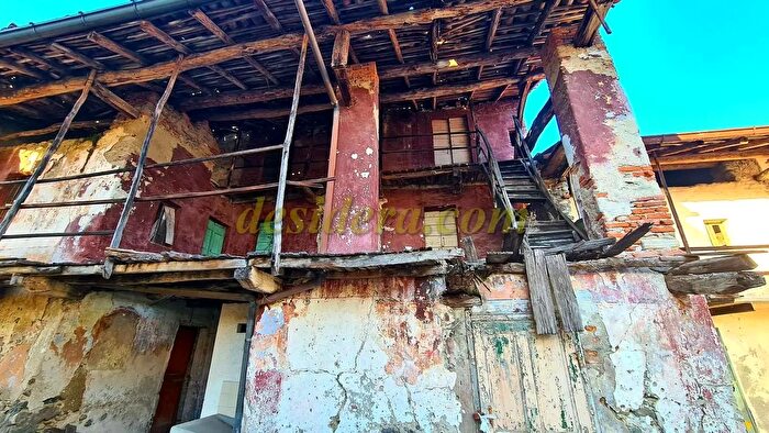 Casa con 11 locali in vendita in Somma Lombardo