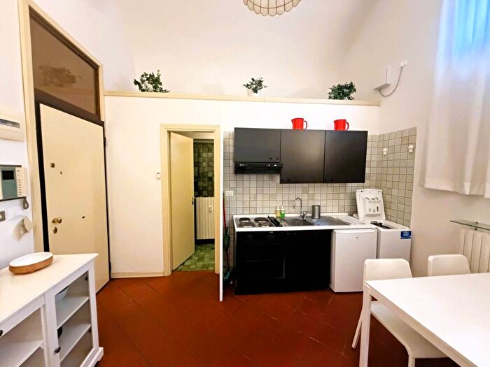 Appartamento bilocale in affitto in Via Castiglione, Colli Castiglione, Bologna