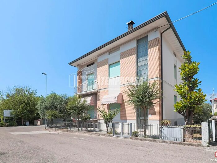 Appartamento con 8 locali in vendita in Gabicce Mare