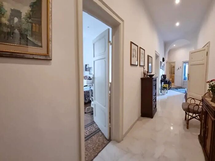 Appartamento con 6 locali in vendita in Livorno