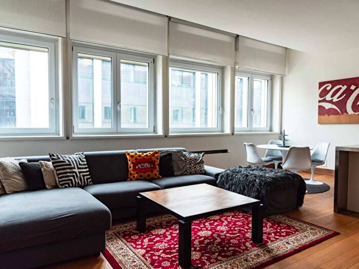 Appartamento bilocale in affitto in Via Broletto, Duomo, Milano