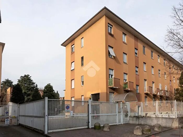 Appartamento trilocale in vendita in Via Benefattori dellOspedale, Milano