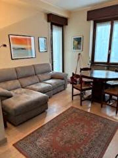 Appartamento trilocale in affitto in Viale Giulio Cesare, Borghi, Como