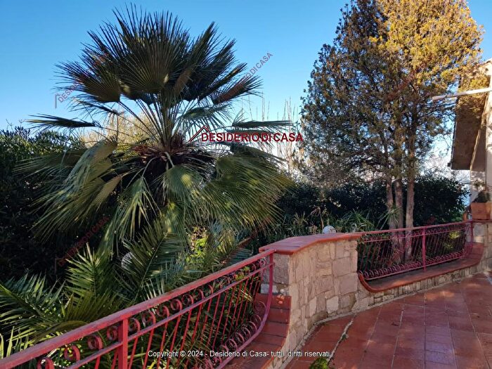 Casa con 6 locali in affitto in Termini Imerese