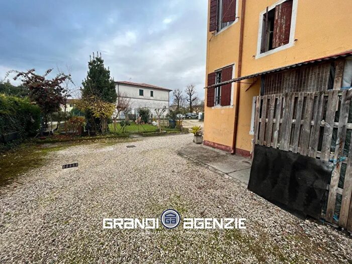 Casa trilocale in vendita in Via del Borgo, Maserada Sul Piave