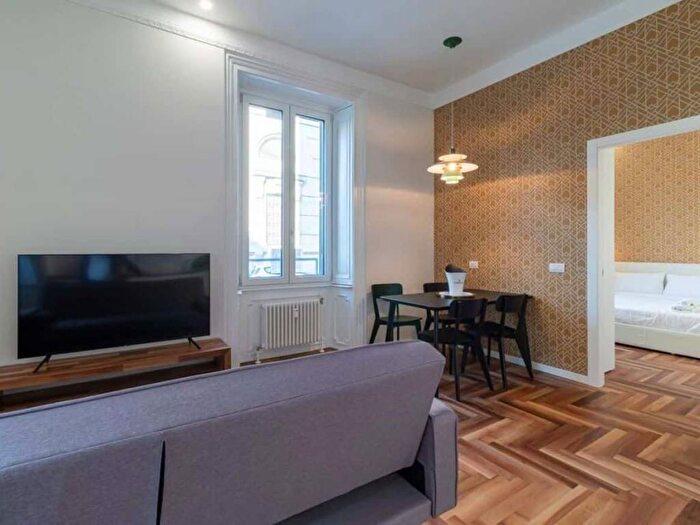 Appartamento bilocale in affitto in Via Soperga, Centrale, Milano