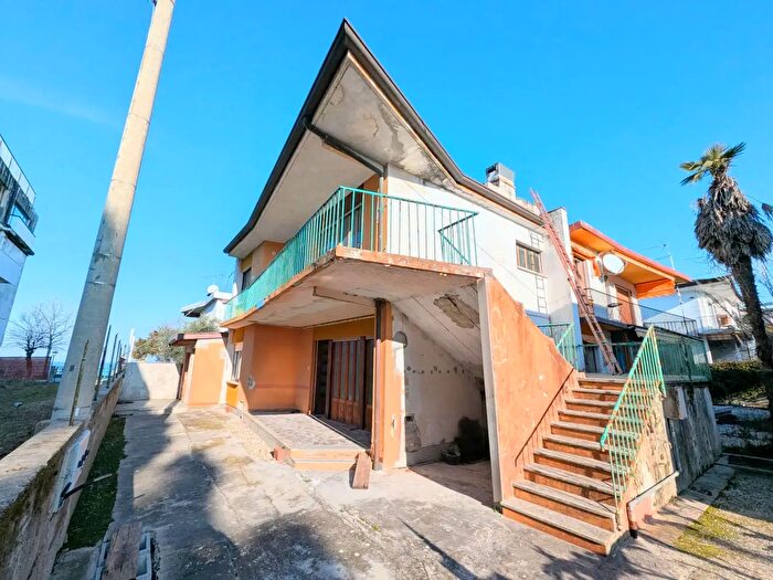 Casa con 8 locali in vendita in Viale Argine dei Moreri Snc, Grado