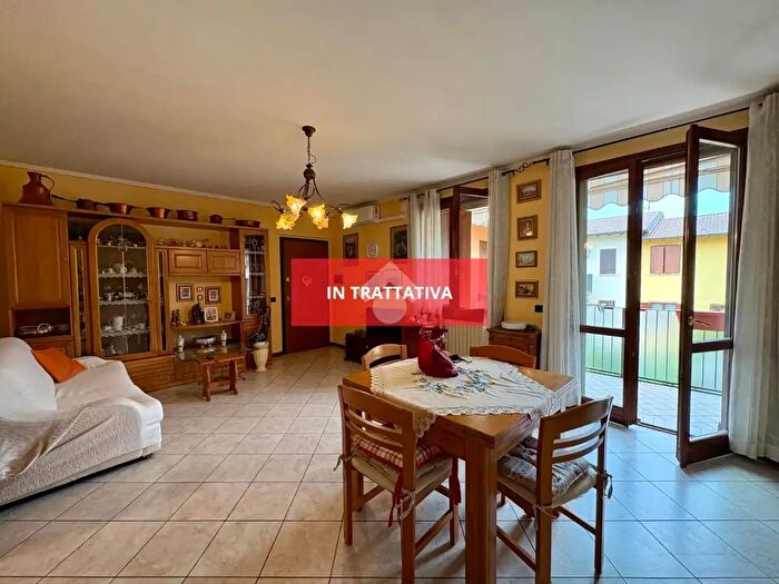 Appartamento trilocale in vendita in Via San Carlo Borromeo, Erbusco