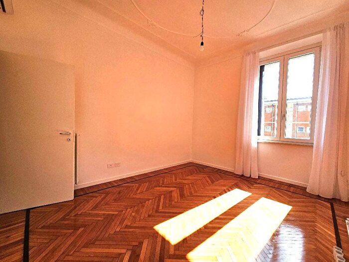 Appartamento trilocale in affitto in Via Francesco Albani, Monte Rosa Lotto, Milano