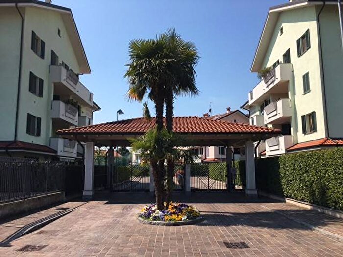 Appartamento trilocale in affitto in Via Giorgio Ambrosoli, Centro, Cernusco sul Naviglio