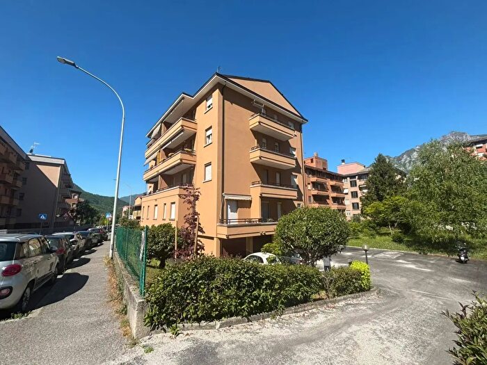 Case in Vendita e in Affitto - 3