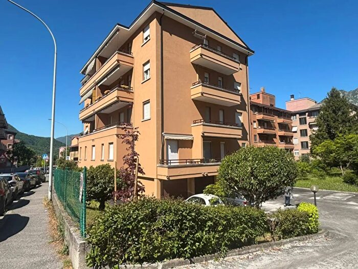 Appartamento quadrilocale in vendita in Via Gilardi, Lecco