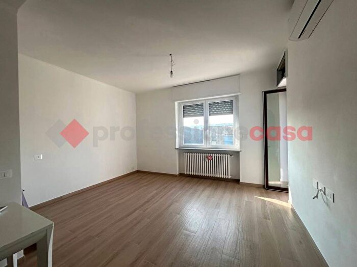 Appartamento trilocale in affitto in Corso Liberazione, Centro, Arona