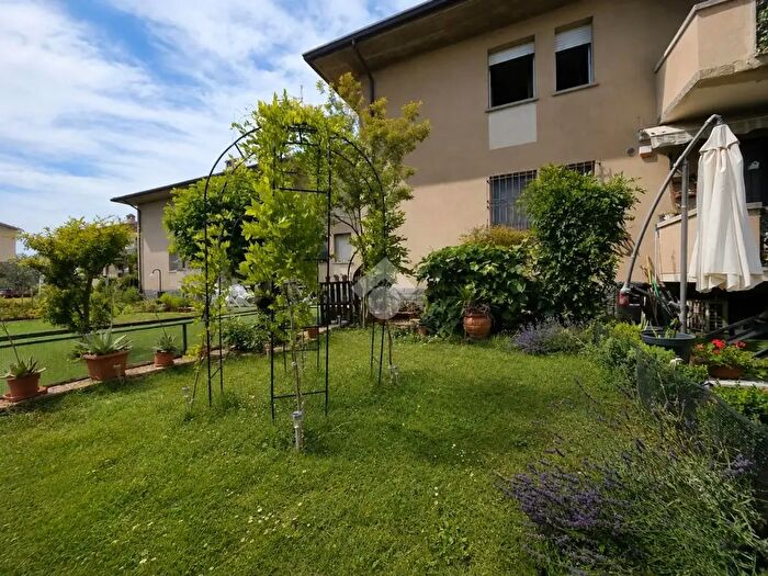 Appartamento quadrilocale in vendita in Via Isola Verde, Chiari