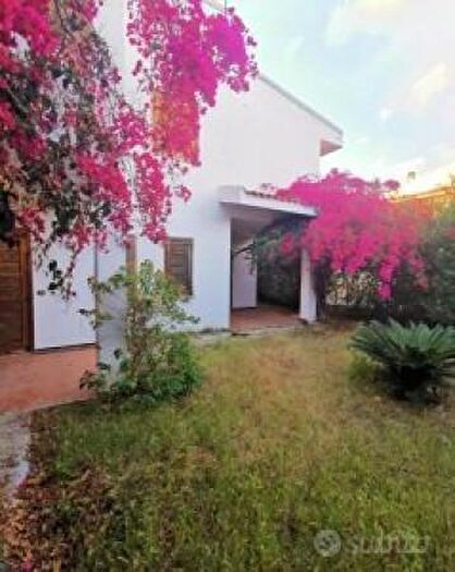 Casa quadrilocale in affitto in Viale Rivachiara, Sellia Marina