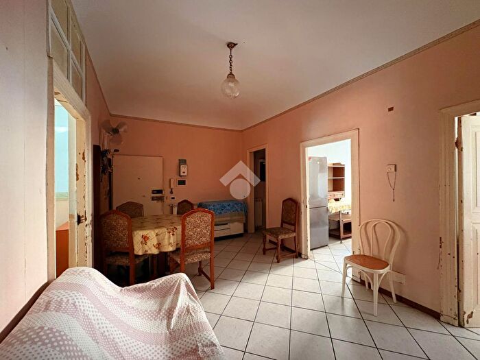 Appartamento quadrilocale in vendita in Via Montenotte, Savona