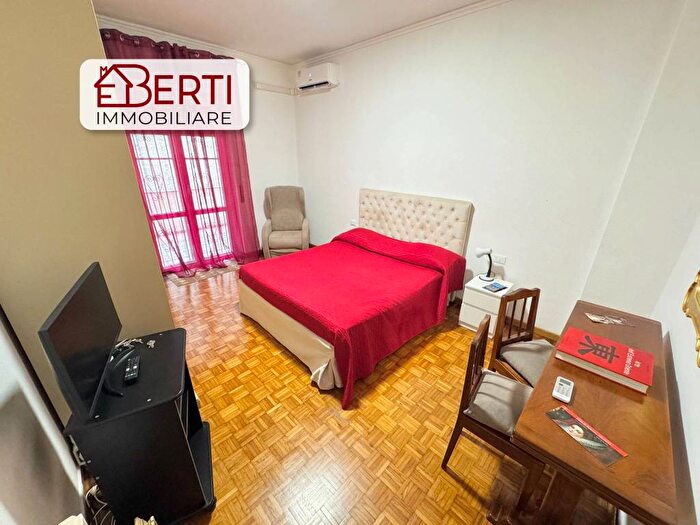 Appartamento quadrilocale in affitto in Via Antonio Burlando, Castelletto, Genova