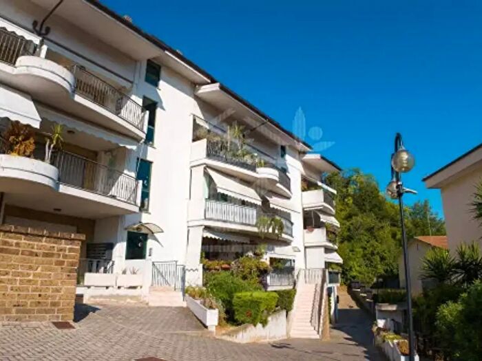 Appartamento con 5 locali in vendita in Via del Santuario, Pescara