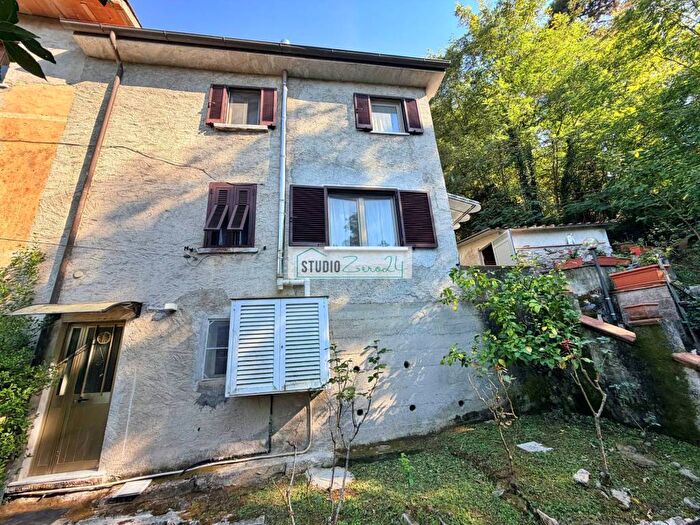 Casa con 5 locali in vendita in Pietrasanta