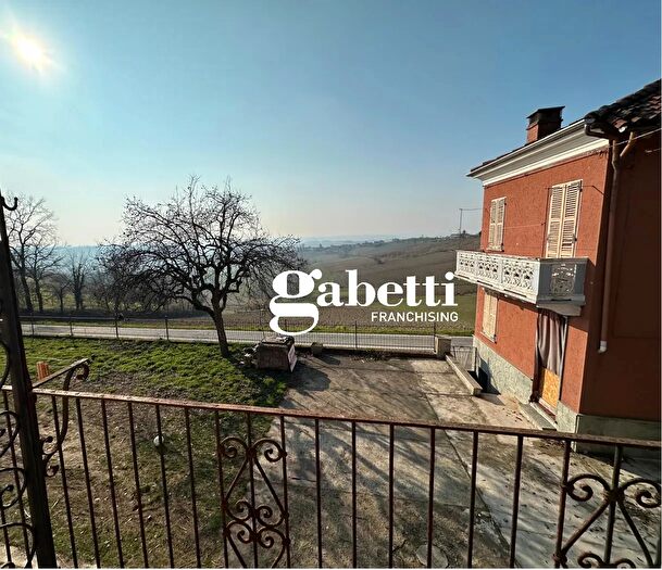 Casa con 10 locali in vendita in Via Scurzolengo, Calliano