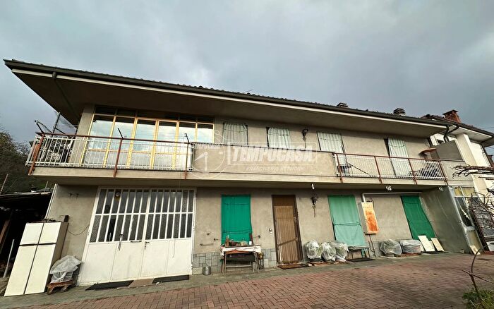 Casa quadrilocale in vendita in Via Umberto, Pocapaglia