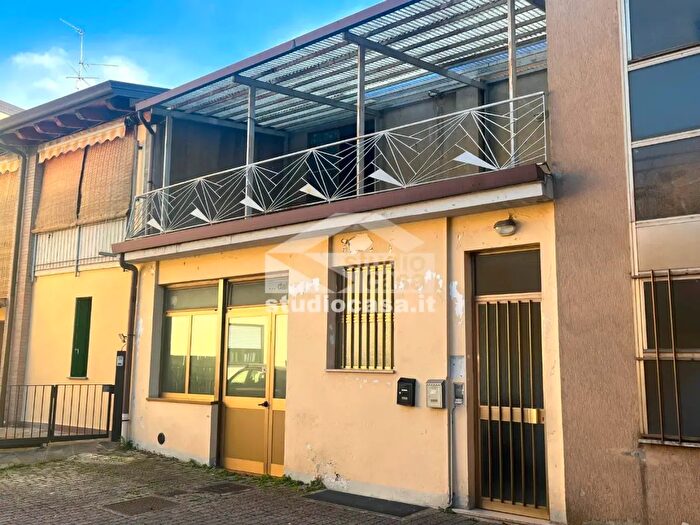 Appartamento bilocale in vendita in Via Libertà, Zanica