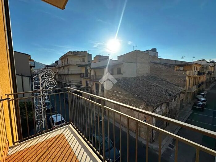 Appartamento monolocale in affitto in Via Vincenzo Bellini, Altavilla Milicia