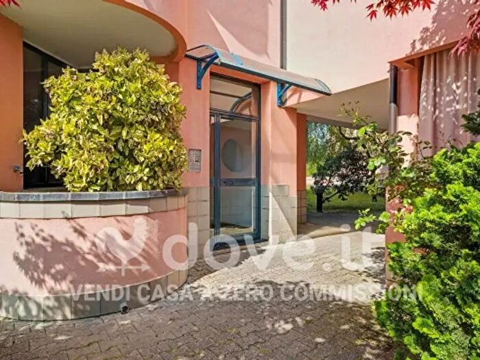 Appartamento trilocale in vendita in Via Guglielmo Marconi, Ponte San Pietro