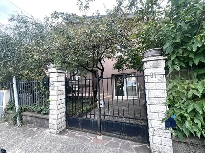 Casa quadrilocale in vendita in Via Villaggio Sereno, Brescia