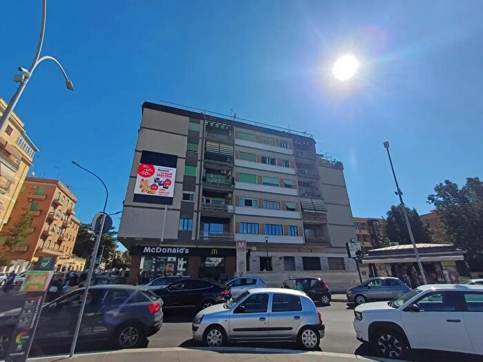 Appartamento bilocale in vendita in Piazza dei Mirti, Roma