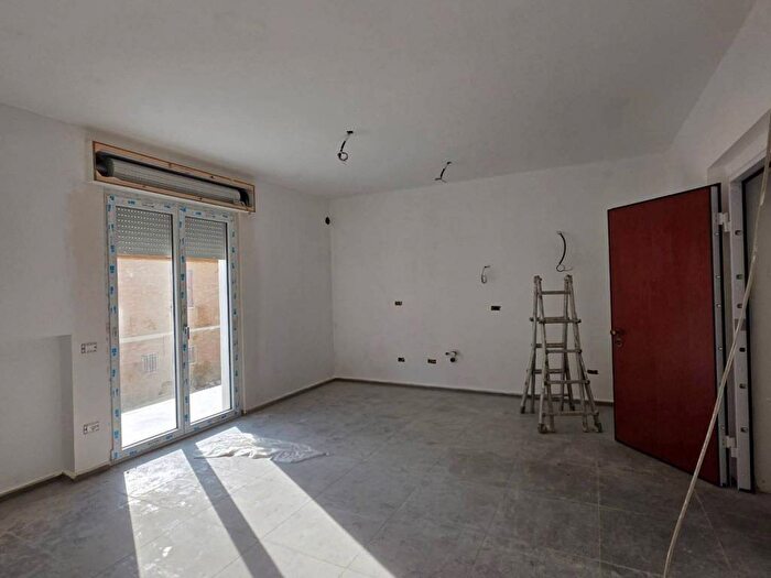 Appartamento trilocale in affitto in Via Aprile, Morrovalle