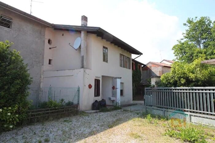 Casa quadrilocale in vendita in Via Ellero, Castions Di Strada