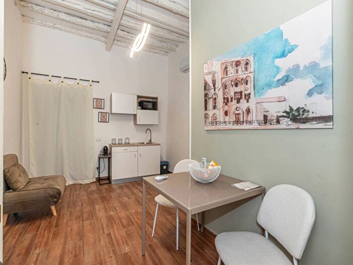 Appartamento bilocale in affitto in Vicolo La Rocca alle Case Nuove, Cassaro, Palermo