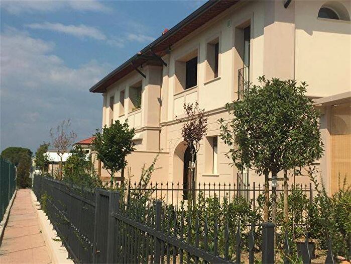 Appartamento trilocale in affitto in Viale delle Cascine, Porta Nuova Ingegneria, Pisa