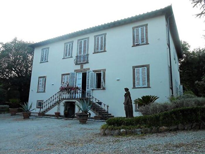 Casa con 6 locali in vendita in Località Vicopelago, Lucca