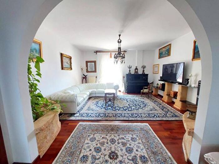 Appartamento con 6 locali in vendita in Via dei Pellai, Tricase