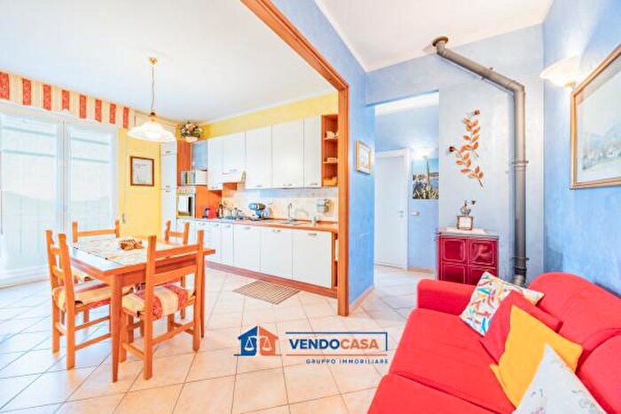 Appartamento trilocale in vendita in Via del Poggio, Andora