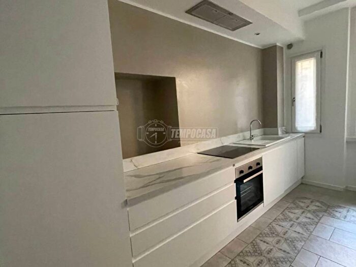 Appartamento bilocale in affitto in Via Carlo Farini, Isola, Milano