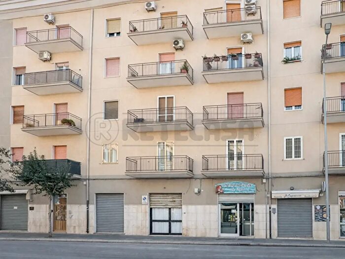 Appartamento trilocale in vendita in Via Luigi Papagni, Bisceglie