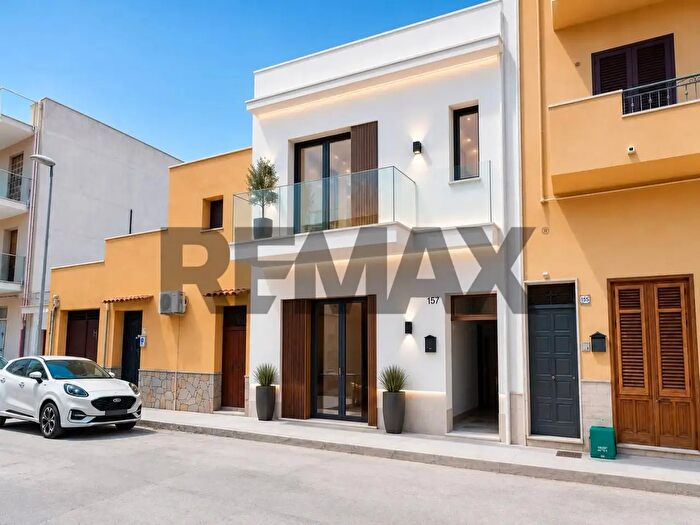 Casa con 5 locali in vendita in Cinisi