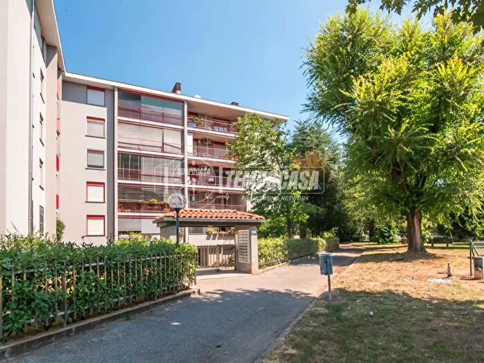 Appartamento trilocale in vendita in Via delle Grigne, Saronno