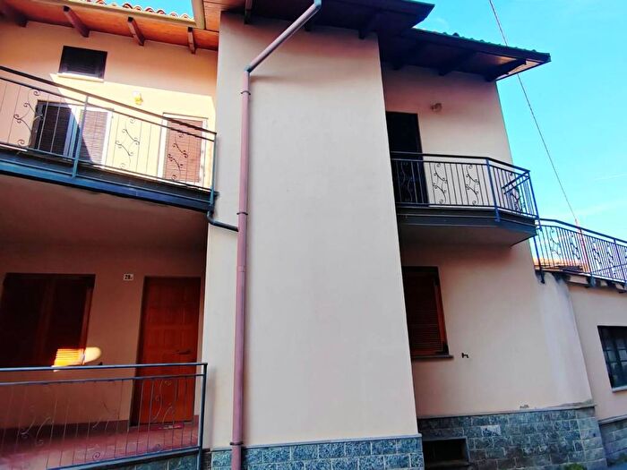 Casa con 5 locali in affitto in Via Pietro Micca, Santa Maria, Roasio